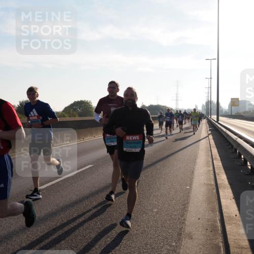 03.10.2025 - Köhlbrandbrückenlauf Fabian Wolf http://msf.ph/oto/8996722 03.10.2025 09:13:21 Position 3 3491, 1090, 3193 meine-sportfotos.de