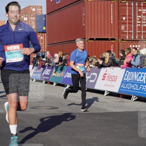 03.10.2025 - Köhlbrandbrückenlauf Michael Burmester http://msf.ph/oto/8996734 03.10.2025 09:59:57 Ziel 1084, 1247, 1298, 1405, 1946, 3378 meine-sportfotos.de