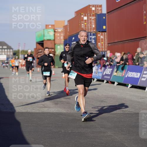 03.10.2025 - Köhlbrandbrückenlauf Michael Burmester http://msf.ph/oto/8996744 03.10.2025 09:59:58 Ziel 1084, 1247, 1298, 1405, 1946, 2777, 3378 meine-sportfotos.de