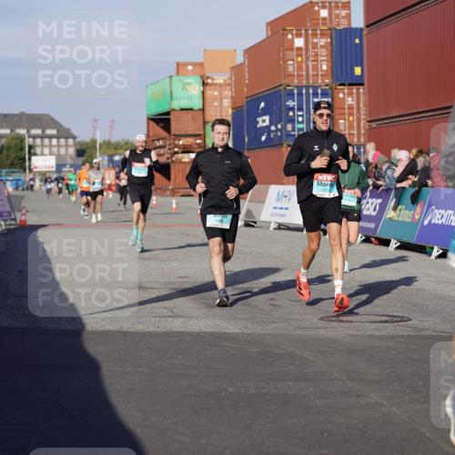 03.10.2025 - Köhlbrandbrückenlauf Michael Burmester http://msf.ph/oto/8996747 03.10.2025 09:59:59 Ziel 1084, 1247, 1298, 1405, 1946, 2777, 3378 meine-sportfotos.de