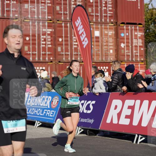 03.10.2025 - Köhlbrandbrückenlauf Michael Burmester http://msf.ph/oto/8996768 03.10.2025 10:00:02 Ziel 1071, 1084, 1247, 1298, 1405, 1946, 2777, 3378 meine-sportfotos.de