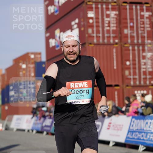 03.10.2025 - Köhlbrandbrückenlauf Michael Burmester http://msf.ph/oto/8996776 03.10.2025 10:00:03 Ziel 1071, 1084, 1247, 1298, 1315, 1946, 2777, 3378 meine-sportfotos.de