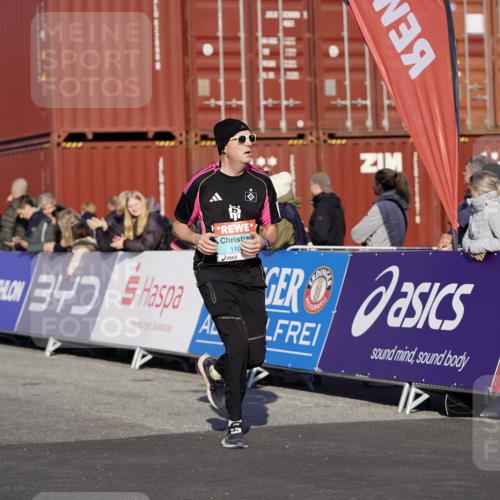 03.10.2025 - Köhlbrandbrückenlauf Michael Burmester http://msf.ph/oto/8996828 03.10.2025 10:00:12 Ziel 1071, 1109, 1237, 1315, 3041, 3820 meine-sportfotos.de
