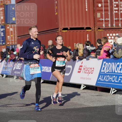 03.10.2025 - Köhlbrandbrückenlauf Michael Burmester http://msf.ph/oto/8996889 03.10.2025 10:00:23 Ziel 1018, 1106, 1118, 1175, 1262, 3041, 3650 meine-sportfotos.de