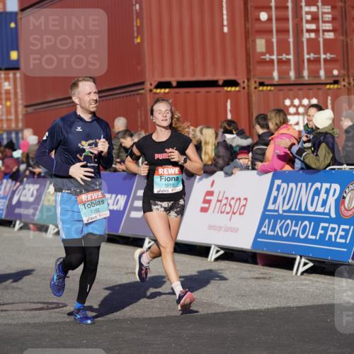 03.10.2025 - Köhlbrandbrückenlauf Michael Burmester http://msf.ph/oto/8996892 03.10.2025 10:00:23 Ziel 1018, 1106, 1118, 1175, 1262, 3041, 3650 meine-sportfotos.de