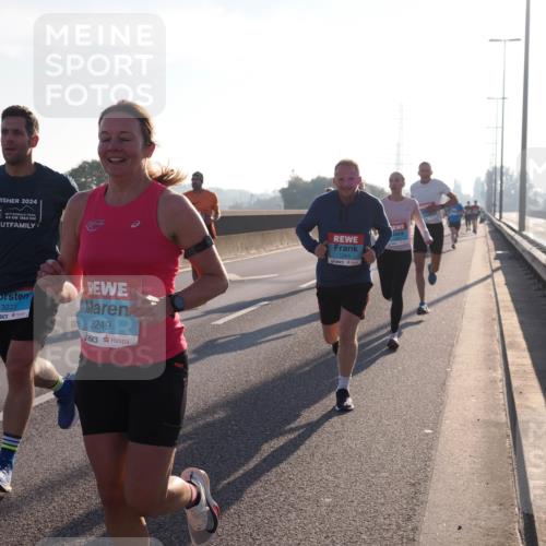 03.10.2025 - Köhlbrandbrückenlauf Fabian Wolf http://msf.ph/oto/8996916 03.10.2025 09:13:43 Position 3 2024, 44, 1860, 3223, 3249, 1265 meine-sportfotos.de