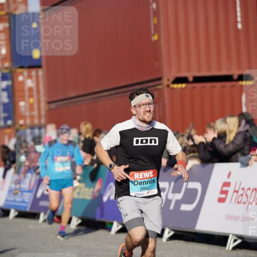 03.10.2025 - Köhlbrandbrückenlauf Michael Burmester http://msf.ph/oto/8996938 03.10.2025 10:00:29 Ziel 1018, 1175, 1262, 2712, 2796, 2880, 3317, 3650, 3719 meine-sportfotos.de