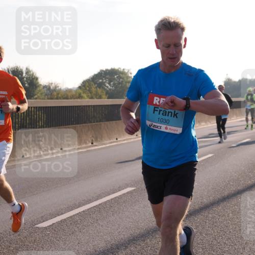 03.10.2025 - Köhlbrandbrückenlauf Fabian Wolf http://msf.ph/oto/8996988 03.10.2025 09:13:51 Position 3 1423, 1030 meine-sportfotos.de
