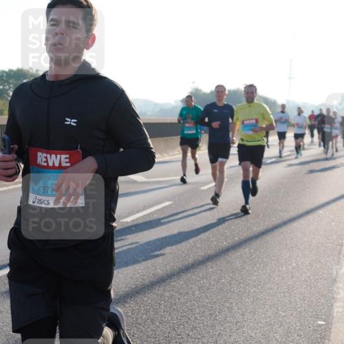 03.10.2025 - Köhlbrandbrückenlauf Fabian Wolf http://msf.ph/oto/8997060 03.10.2025 09:14:00 Position 3 377 meine-sportfotos.de