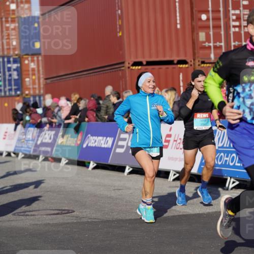 03.10.2025 - Köhlbrandbrückenlauf Michael Burmester http://msf.ph/oto/8997078 03.10.2025 10:00:51 Ziel 1058, 1082, 1133, 1168, 1468, 1553, 1826, 2587, 2947, 3343, 3594, 3775, 3790, 3794 meine-sportfotos.de