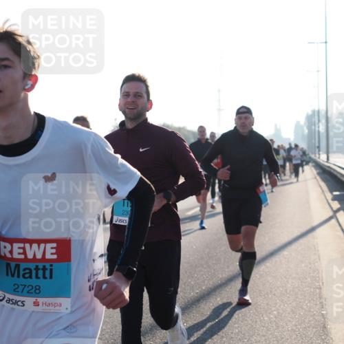 03.10.2025 - Köhlbrandbrückenlauf Fabian Wolf http://msf.ph/oto/8997101 03.10.2025 09:14:08 Position 3 2728, 230 meine-sportfotos.de