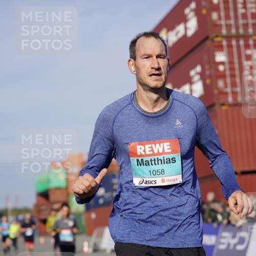 03.10.2025 - Köhlbrandbrückenlauf Michael Burmester http://msf.ph/oto/8997107 03.10.2025 10:00:54 Ziel 1058, 1133, 1168, 1468, 1602, 1826, 2587, 2947, 3343, 3594, 3775, 3790, 3794 meine-sportfotos.de