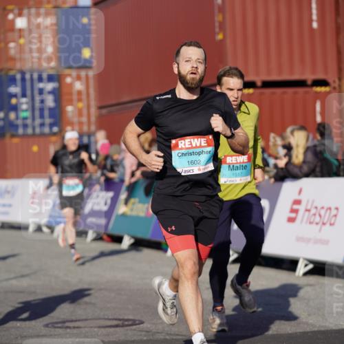 03.10.2025 - Köhlbrandbrückenlauf Michael Burmester http://msf.ph/oto/8997143 03.10.2025 10:00:59 Ziel 1058, 1110, 1517, 1602, 2587, 2947, 3091, 3458, 3775 meine-sportfotos.de
