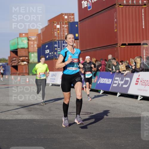 03.10.2025 - Köhlbrandbrückenlauf Michael Burmester http://msf.ph/oto/8997146 03.10.2025 10:01:00 Ziel 1110, 1115, 1517, 1602, 2587, 2947, 3091, 3458, 3775 meine-sportfotos.de