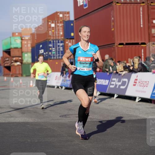 03.10.2025 - Köhlbrandbrückenlauf Michael Burmester http://msf.ph/oto/8997155 03.10.2025 10:01:01 Ziel 1110, 1115, 1517, 1602, 2587, 3091, 3458, 3775 meine-sportfotos.de