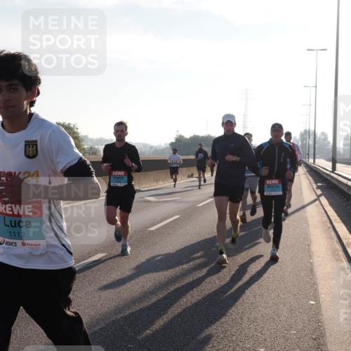 03.10.2025 - Köhlbrandbrückenlauf Fabian Wolf http://msf.ph/oto/8997197 03.10.2025 09:14:21 Position 3 24, 1112, 1068, 1175 meine-sportfotos.de