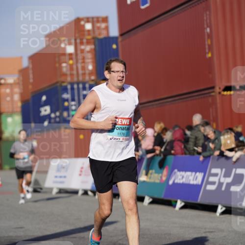 03.10.2025 - Köhlbrandbrückenlauf Michael Burmester http://msf.ph/oto/8997198 03.10.2025 10:01:07 Ziel 1110, 1115, 1176, 1517, 3091, 3458, 3817 meine-sportfotos.de