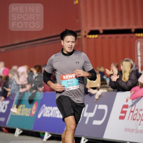 03.10.2025 - Köhlbrandbrückenlauf Michael Burmester http://msf.ph/oto/8997220 03.10.2025 10:01:11 Ziel 1115, 1122, 1157, 1176, 1316, 3164, 3817 meine-sportfotos.de