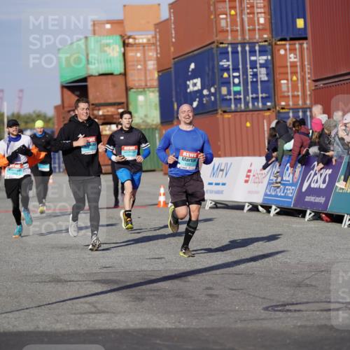 03.10.2025 - Köhlbrandbrückenlauf Michael Burmester http://msf.ph/oto/8997225 03.10.2025 10:01:12 Ziel 1115, 1122, 1157, 1176, 1316, 2940, 3164, 3204, 3817 meine-sportfotos.de