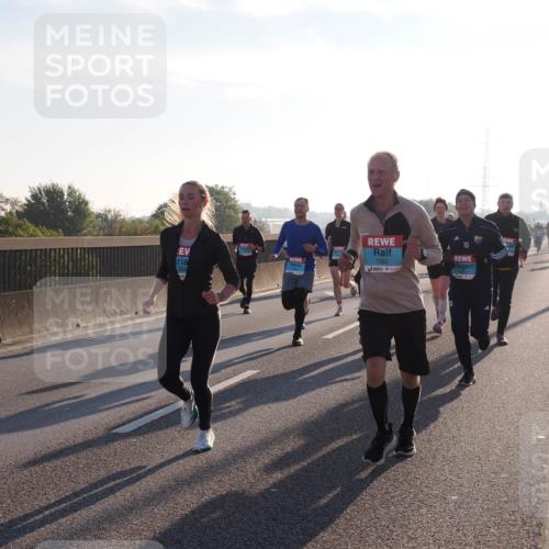 03.10.2025 - Köhlbrandbrückenlauf Fabian Wolf http://msf.ph/oto/8997283 03.10.2025 09:14:35 Position 3 324, 1082, 10, 10 meine-sportfotos.de