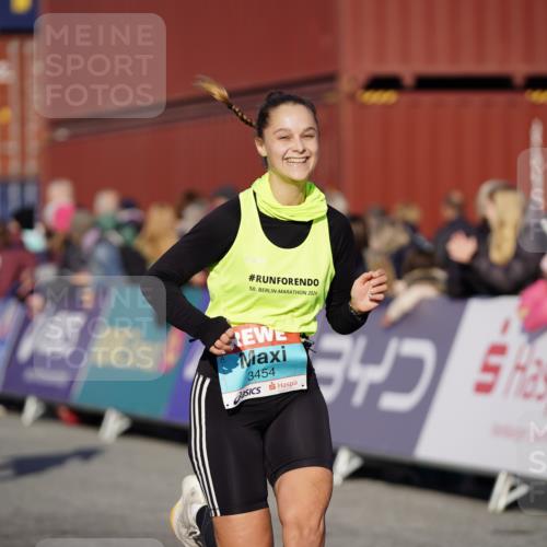 03.10.2025 - Köhlbrandbrückenlauf Michael Burmester http://msf.ph/oto/8997285 03.10.2025 10:01:23 Ziel 1021, 1146, 1226, 1368, 2901, 2940, 3204, 3454, 3568, 3813 meine-sportfotos.de