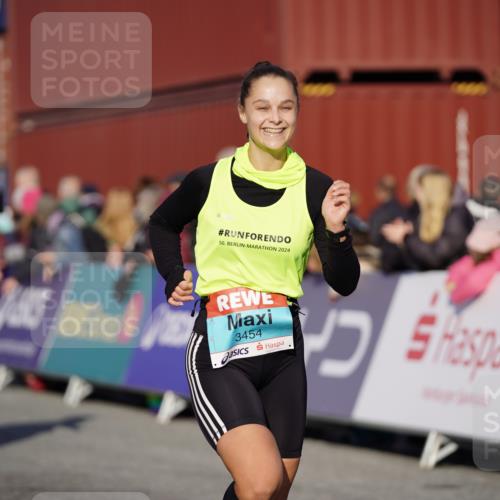 03.10.2025 - Köhlbrandbrückenlauf Michael Burmester http://msf.ph/oto/8997288 03.10.2025 10:01:23 Ziel 1021, 1146, 1226, 1368, 2901, 2940, 3204, 3454, 3568, 3813 meine-sportfotos.de