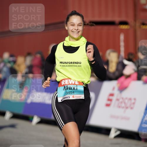 03.10.2025 - Köhlbrandbrückenlauf Michael Burmester http://msf.ph/oto/8997290 03.10.2025 10:01:23 Ziel 1021, 1146, 1226, 1368, 2901, 2940, 3204, 3454, 3568, 3813 meine-sportfotos.de