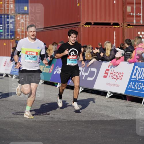 03.10.2025 - Köhlbrandbrückenlauf Michael Burmester http://msf.ph/oto/8997297 03.10.2025 10:01:24 Ziel 1021, 1146, 1226, 1368, 2901, 2940, 3204, 3454, 3568, 3813 meine-sportfotos.de