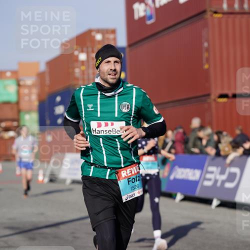 03.10.2025 - Köhlbrandbrückenlauf Michael Burmester http://msf.ph/oto/8997383 03.10.2025 10:01:35 Ziel 1043, 1279, 1396, 1526, 2694, 2857, 2979, 3403, 3568, 3813 meine-sportfotos.de