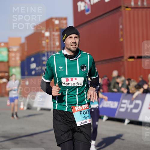 03.10.2025 - Köhlbrandbrückenlauf Michael Burmester http://msf.ph/oto/8997387 03.10.2025 10:01:36 Ziel 1043, 1279, 1396, 1526, 2694, 2857, 2979, 3403 meine-sportfotos.de
