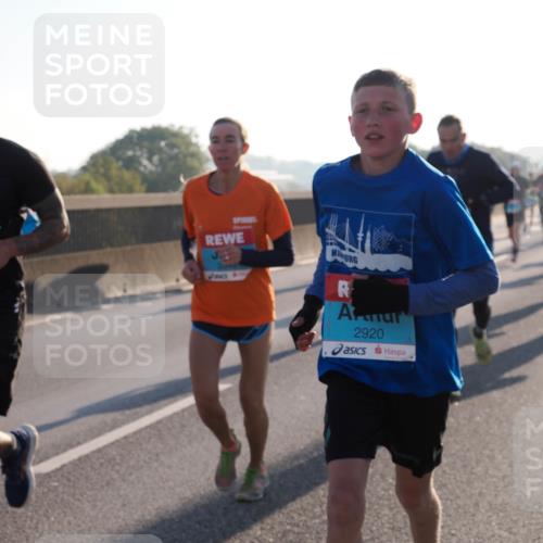 03.10.2025 - Köhlbrandbrückenlauf Fabian Wolf http://msf.ph/oto/8997392 03.10.2025 09:14:48 Position 3 1194, 2920 meine-sportfotos.de