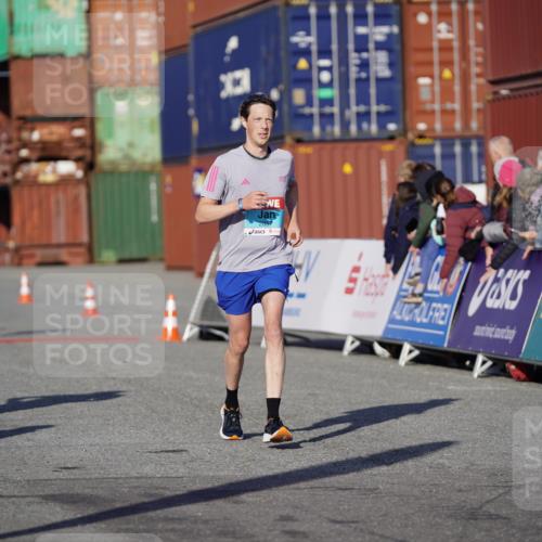 03.10.2025 - Köhlbrandbrückenlauf Michael Burmester http://msf.ph/oto/8997398 03.10.2025 10:01:37 Ziel 1043, 1279, 1396, 1526, 2694, 2857, 2979, 3403 meine-sportfotos.de