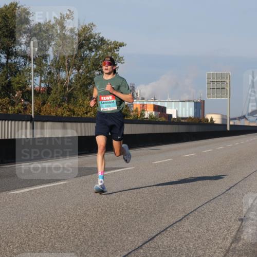 03.10.2025 - Köhlbrandbrückenlauf Luisa Fischer http://msf.ph/oto/8997463 03.10.2025 10:34:56 Position 3 1008 meine-sportfotos.de