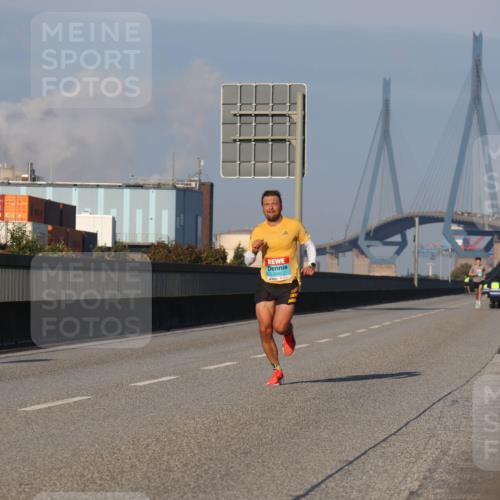 03.10.2025 - Köhlbrandbrückenlauf Luisa Fischer http://msf.ph/oto/8997500 03.10.2025 10:35:08 Position 3  meine-sportfotos.de