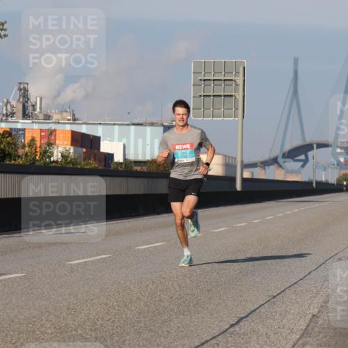 03.10.2025 - Köhlbrandbrückenlauf Luisa Fischer http://msf.ph/oto/8997538 03.10.2025 10:35:31 Position 3 3782 meine-sportfotos.de