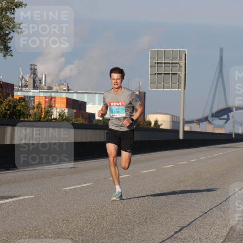 03.10.2025 - Köhlbrandbrückenlauf Luisa Fischer http://msf.ph/oto/8997544 03.10.2025 10:35:32 Position 3 3782 meine-sportfotos.de