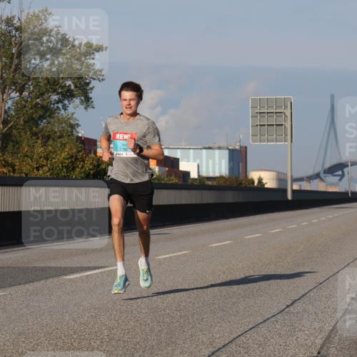 03.10.2025 - Köhlbrandbrückenlauf Luisa Fischer http://msf.ph/oto/8997554 03.10.2025 10:35:33 Position 3 3782 meine-sportfotos.de