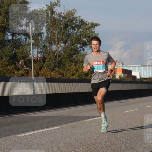 03.10.2025 - Köhlbrandbrückenlauf Luisa Fischer http://msf.ph/oto/8997555 03.10.2025 10:35:34 Position 3 3782 meine-sportfotos.de