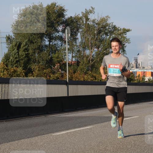 03.10.2025 - Köhlbrandbrückenlauf Luisa Fischer http://msf.ph/oto/8997559 03.10.2025 10:35:34 Position 3 3782 meine-sportfotos.de
