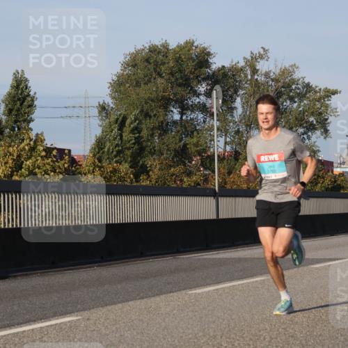 03.10.2025 - Köhlbrandbrückenlauf Luisa Fischer http://msf.ph/oto/8997560 03.10.2025 10:35:34 Position 3 3782 meine-sportfotos.de
