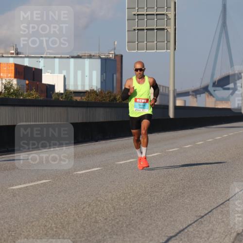 03.10.2025 - Köhlbrandbrückenlauf Luisa Fischer http://msf.ph/oto/8997584 03.10.2025 10:36:01 Position 3 3807 meine-sportfotos.de