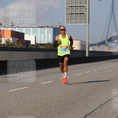 03.10.2025 - Köhlbrandbrückenlauf Luisa Fischer http://msf.ph/oto/8997589 03.10.2025 10:36:01 Position 3 3807 meine-sportfotos.de