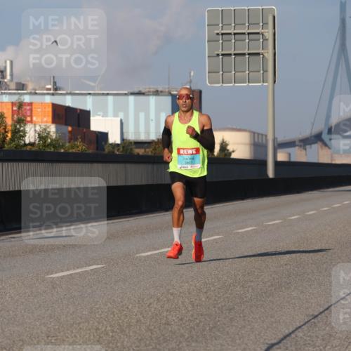 03.10.2025 - Köhlbrandbrückenlauf Luisa Fischer http://msf.ph/oto/8997592 03.10.2025 10:36:02 Position 3 3807 meine-sportfotos.de