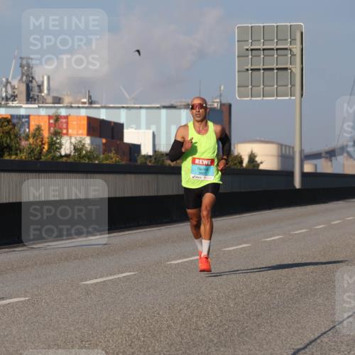 03.10.2025 - Köhlbrandbrückenlauf Luisa Fischer http://msf.ph/oto/8997596 03.10.2025 10:36:02 Position 3 3807 meine-sportfotos.de