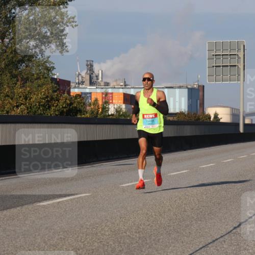 03.10.2025 - Köhlbrandbrückenlauf Luisa Fischer http://msf.ph/oto/8997602 03.10.2025 10:36:03 Position 3 3807, 1 meine-sportfotos.de
