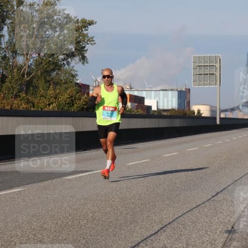 03.10.2025 - Köhlbrandbrückenlauf Luisa Fischer http://msf.ph/oto/8997609 03.10.2025 10:36:04 Position 3 3807 meine-sportfotos.de