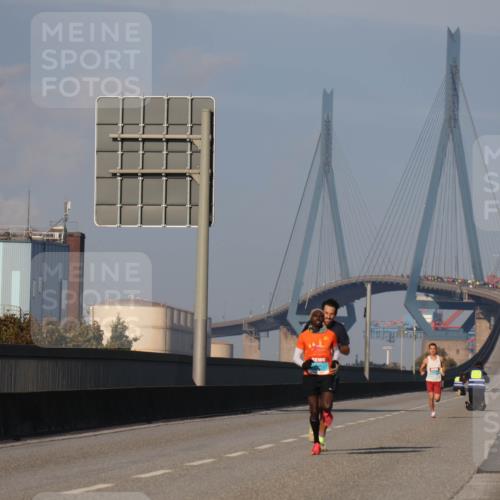 03.10.2025 - Köhlbrandbrückenlauf Luisa Fischer http://msf.ph/oto/8997633 03.10.2025 10:36:13 Position 3  meine-sportfotos.de