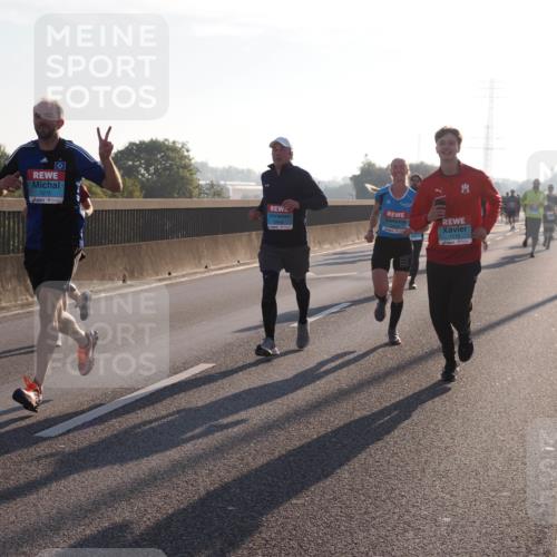 03.10.2025 - Köhlbrandbrückenlauf Fabian Wolf http://msf.ph/oto/8997636 03.10.2025 09:15:05 Position 3 1215, 2843, 1118 meine-sportfotos.de