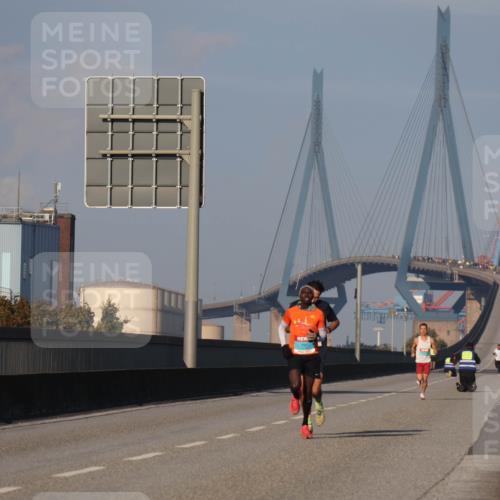 03.10.2025 - Köhlbrandbrückenlauf Luisa Fischer http://msf.ph/oto/8997637 03.10.2025 10:36:13 Position 3  meine-sportfotos.de