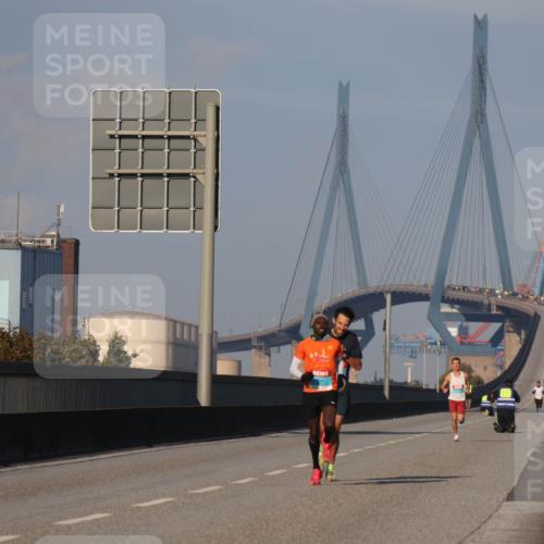 03.10.2025 - Köhlbrandbrückenlauf Luisa Fischer http://msf.ph/oto/8997640 03.10.2025 10:36:14 Position 3  meine-sportfotos.de